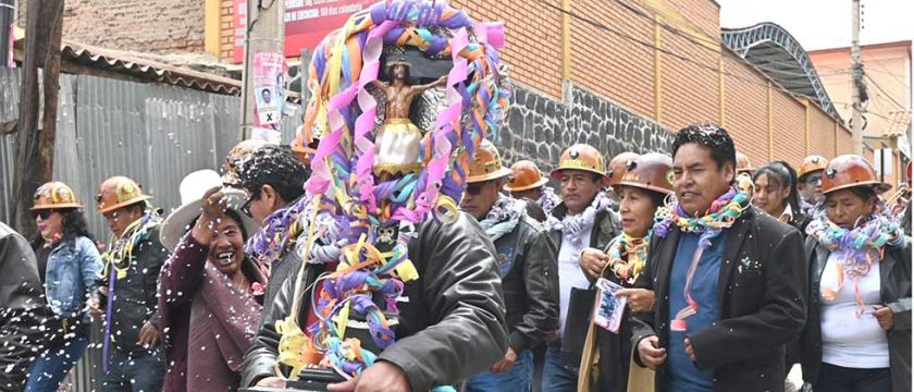 Alistan la Bajada del Tata Q'aqcha que abre el carnaval en Bolivia