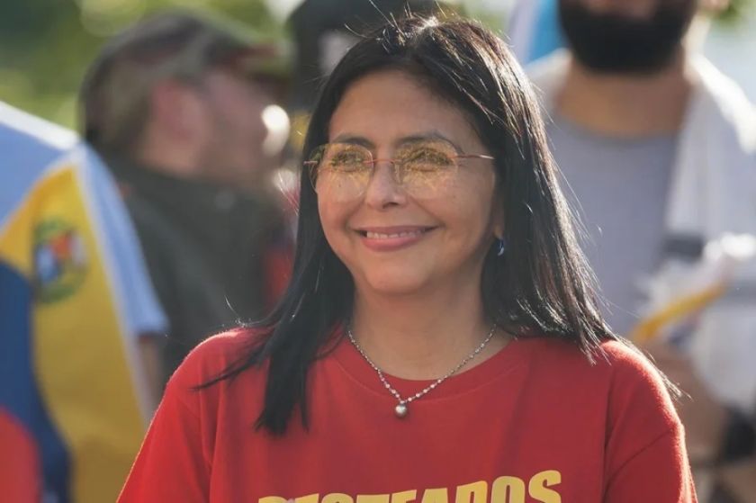 Delcy Rodríguez dice que la diplomacia será el escenario para el «cara a cara» con EE.UU.