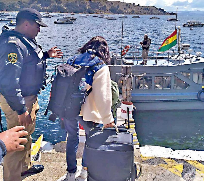 Bloqueos se multiplican y golpean al turismo y la economía en el país