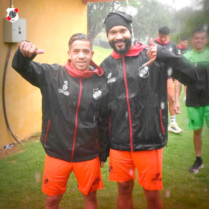 Nacional trabaja con equipo completo en Cochabamba