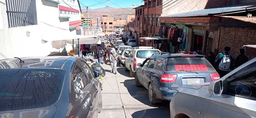 Alcaldesa suma demandas por no cumplir la ley del pasaje de micros