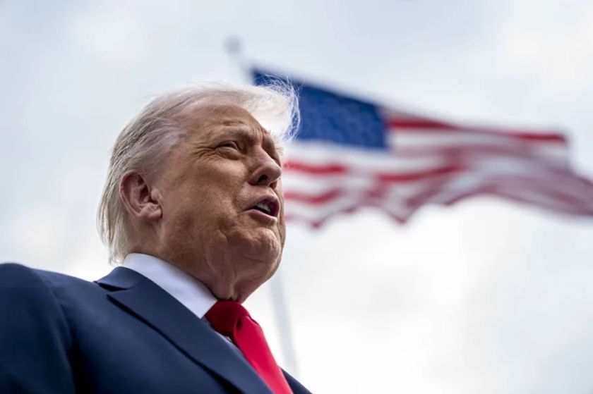 Trump afirma que EE.UU. «no necesita» productos fabricados en México ni en Canadá