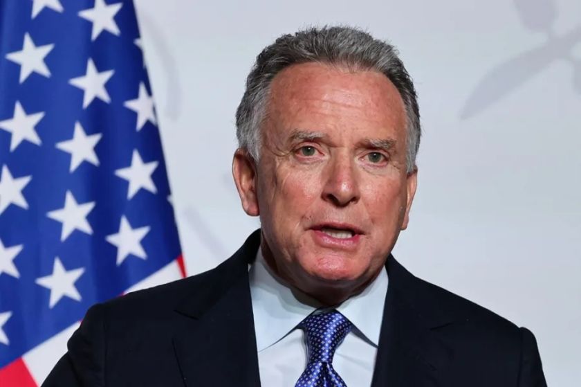 Un emisario de Trump se reúne con el hijo del sha para abordar protestas en Irán