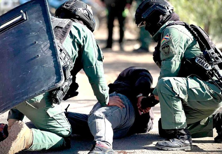 Fedecomin denuncia  existencia de “clanes  de juqueo” en Potosí