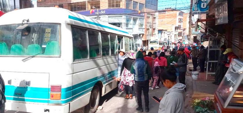 Los choferes imponen el pasaje de micros de Bs 3 y no hay sanciones