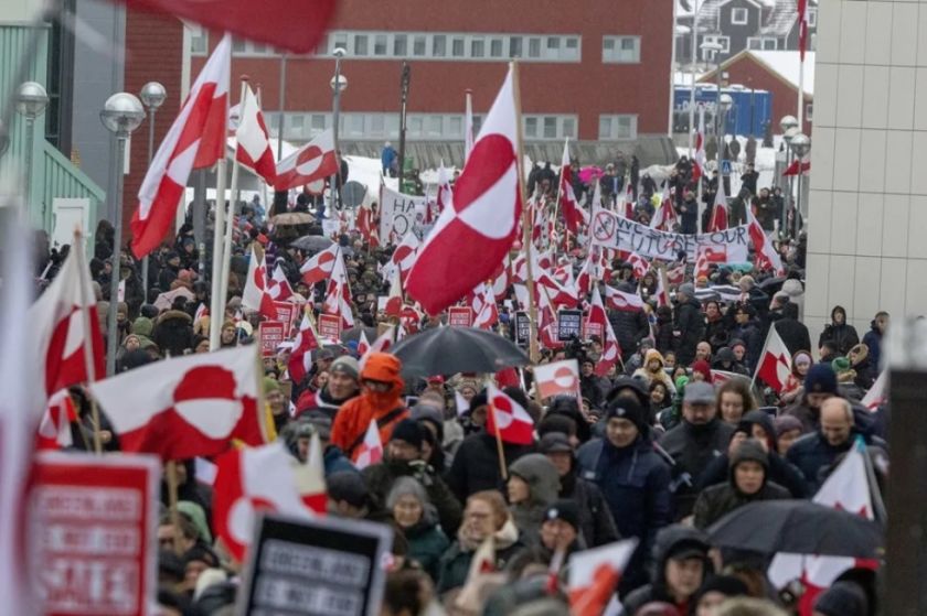 Miles de manifestantes rechazan en la capital de Groenlandia los ataques de Donald Trump