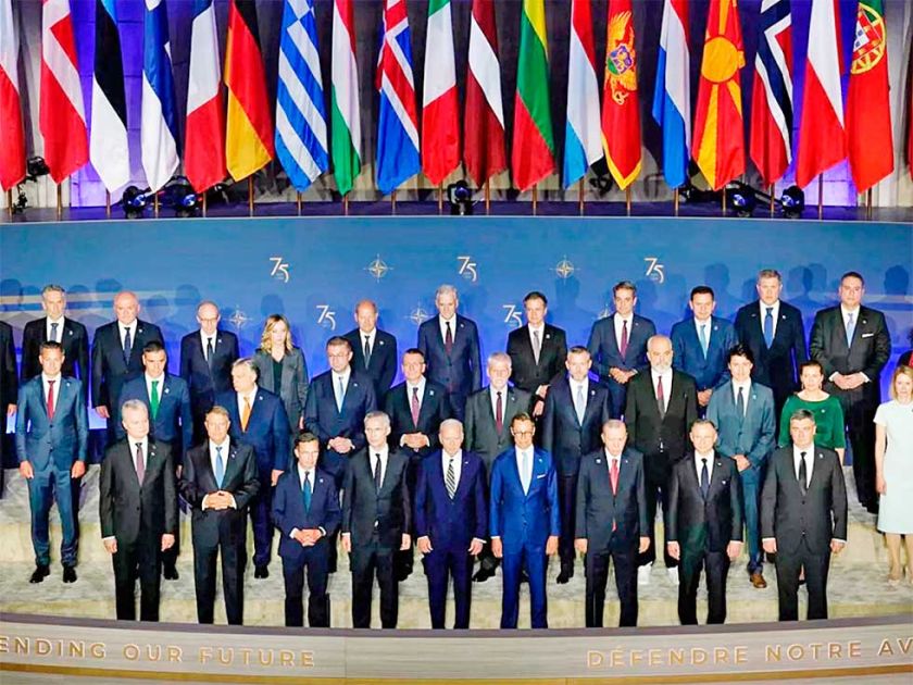 Ocho países de la OTAN  respaldan a Dinamarca