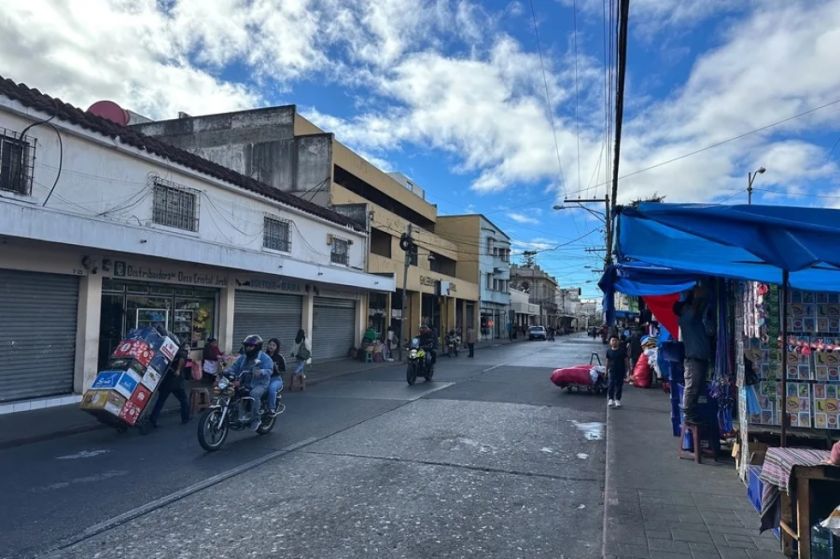 Guatemala vive su primer día en estado de sitio y recuerda a nueve policías fallecidos