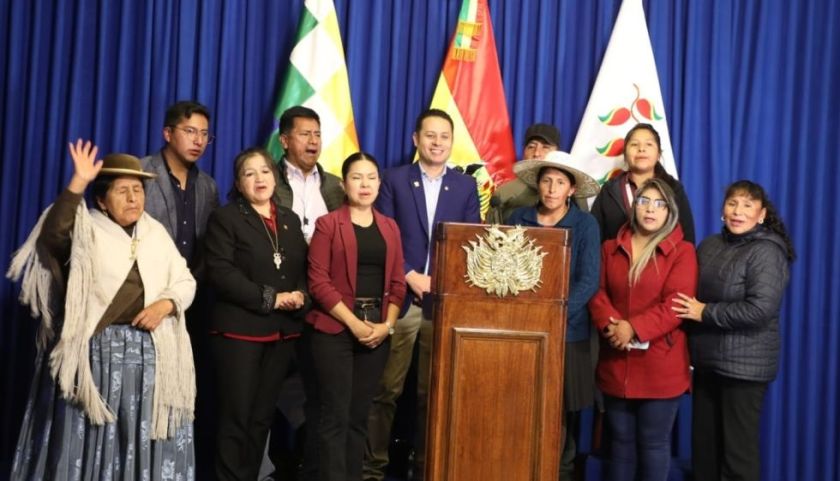 Lara convoca a celebrar el Día del Estado Plurinacional instaurado por Evo