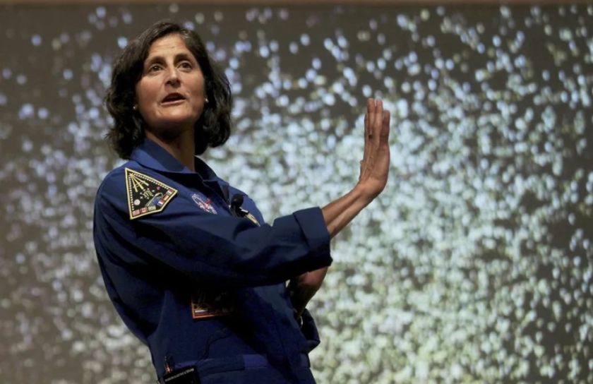 Se retira de la NASA la astronauta que quedó nueve meses varada en el espacio