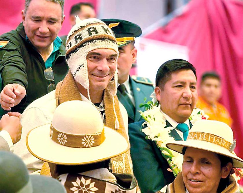 Presidente defiende  su plan “50‑50” de  recursos a regiones