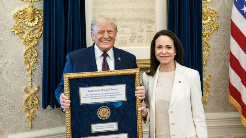 Trump habla nuevamente con Machado, pero defiende "liderazgo firme" de Rodríguez