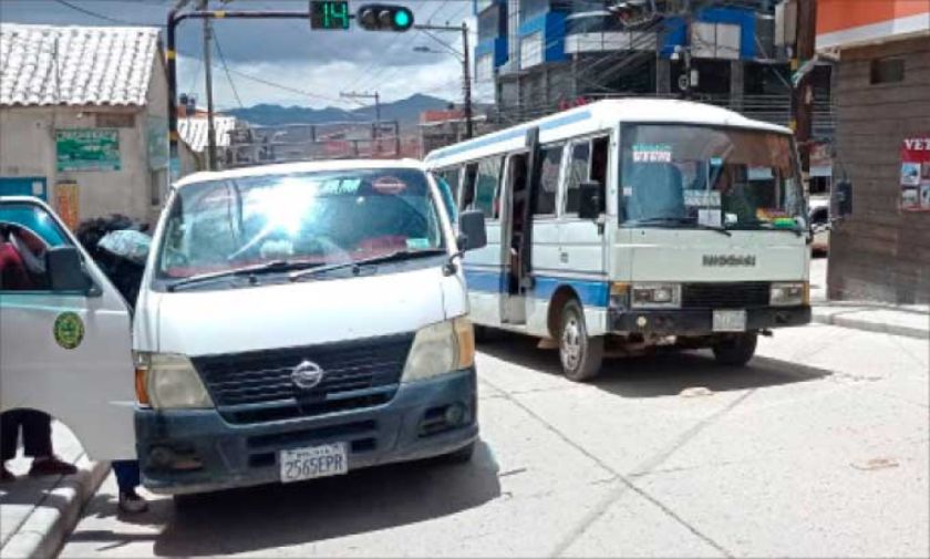 Los choferes continuarán cobrando el pasaje ilegal de 3.00 Bolivianos