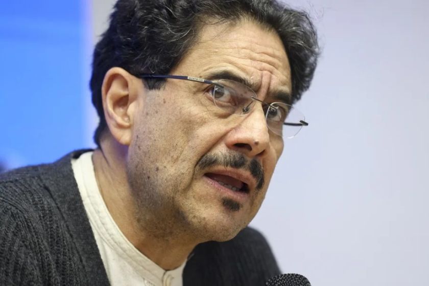 El izquierdista Iván Cepeda se consolida como líder de intención de voto presidencial en Colombia