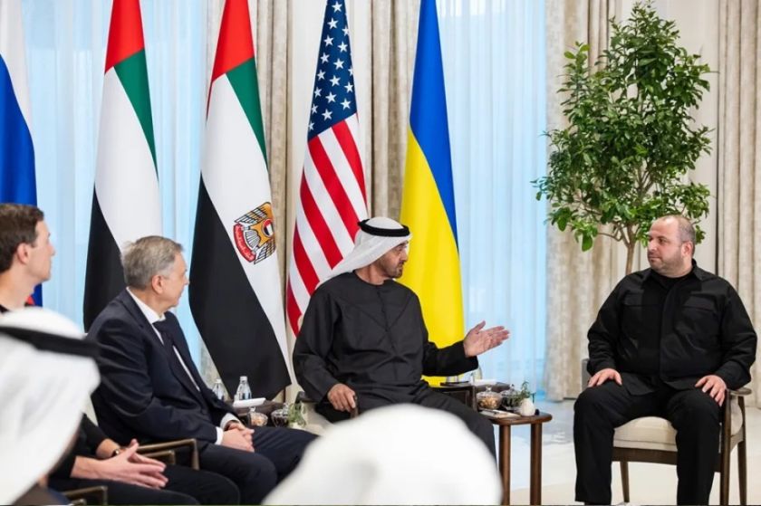 Rusos y ucranianos negocian con EE.UU. sobre territorio y medidas de seguridad en Abu Dabi