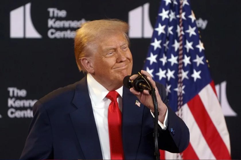 Trump amenaza a Canadá con un arancel del 100 % si firma un acuerdo comercial con China