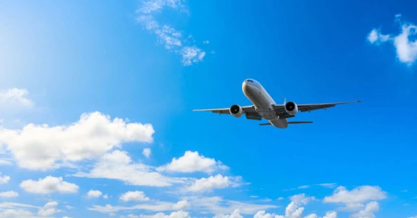 Legisladores cuestionan incremento de pasajes aéreos y piden política de “cielos abiertos”