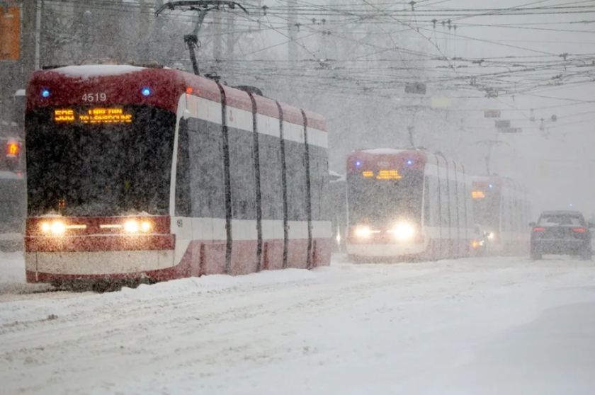 Toronto, la mayor ciudad de Canadá, paralizada por la caída de 60 centímetros de nieve