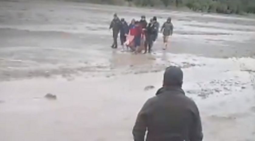 Hallan sin vida a adolescente que intentaba cruzar un río en Tupiza