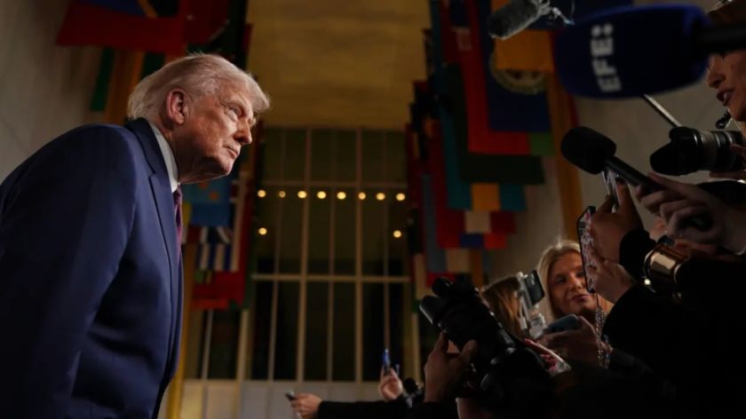 Donald Trump amenaza con aranceles a los países que venden petróleo a Cuba