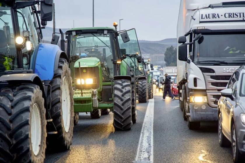 Salen las primeras tractoradas de protestas agrarias frente a Mercosur y la PAC