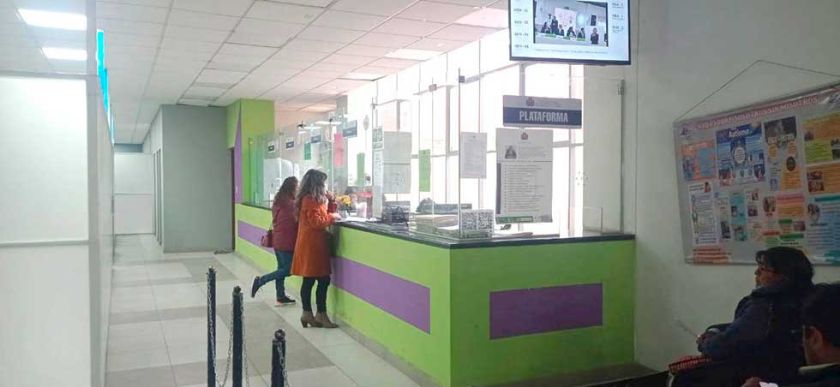 Denuncian a los choferes por  cobrar pasaje ilegal en micros
