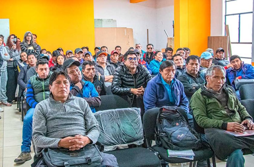 Diálogo por precio del pasaje entra en cuarto intermedio