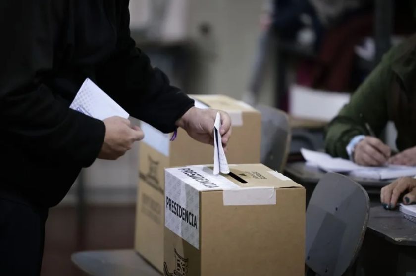Elecciones en Costa Rica: Jornada avanza con «absoluta normalidad y sin incidentes relevantes»