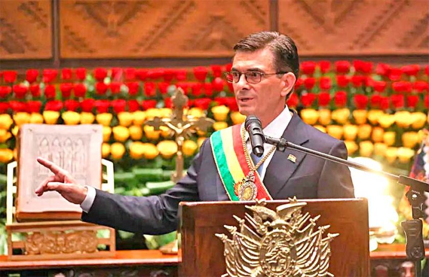 Analistas advierten falencias en la gestión de Rodrigo Paz
