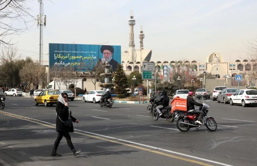 Irán admite que perdió el contacto con un dron, después de que EEUU derribase uno