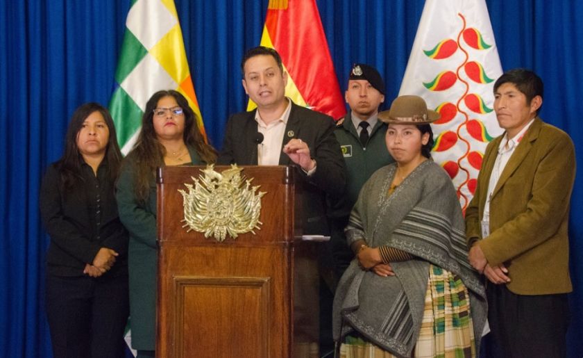 Edmand Lara impulsa interpelación al ministro de Hidrocarburos por mala calidad de combustible