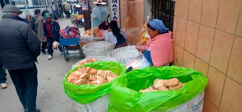Alcaldía busca poner coto a la venta irregular de pan en la Villa Imperial