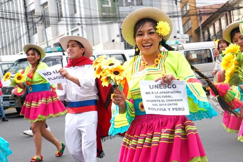 Comienzan protestas contra la apropiación peruana de cultura boliviana
