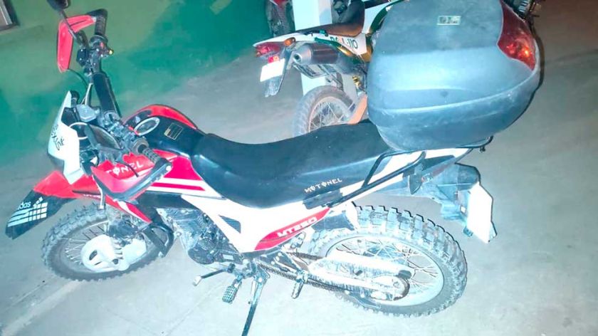 Vecinos retienen a presunto  ladrón de una motocicleta