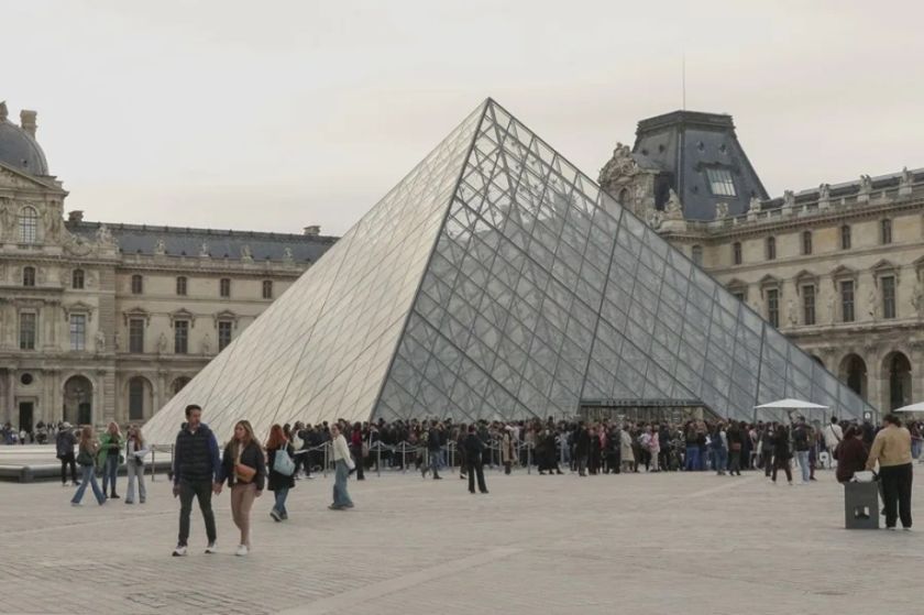 Una redada policial en el Louvre destapa un fraude de entradas y guías turísticas «a gran escala»