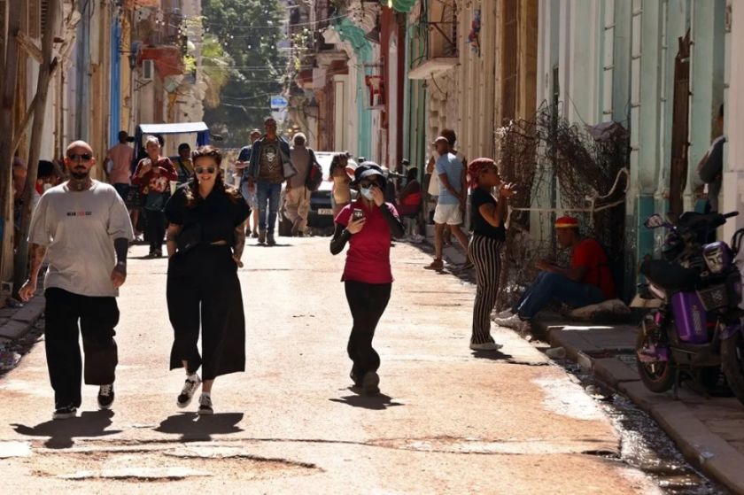 Sin petróleo, sin vuelos y con un peso en mínimos: Cuba cruje bajo la presión de EE.UU.