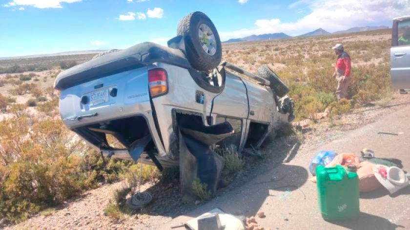 Madre e hijo sufren un grave accidente en vía a Uyuni: ella muere, y él sobrevive