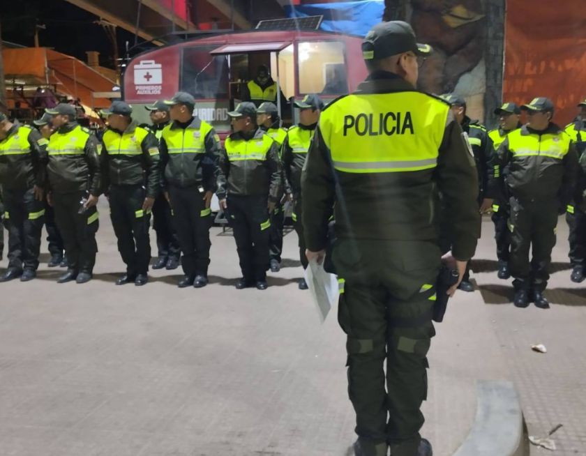 Aprehenden a tres personas por vender una misma gradería en reiteradas veces en Oruro