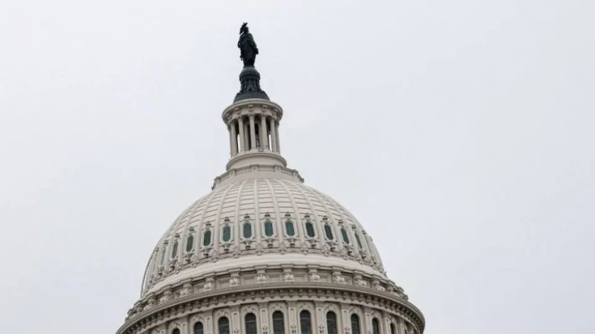 EEUU: Detienen a un hombre armado en el Capitolio con un dispositivo cargado