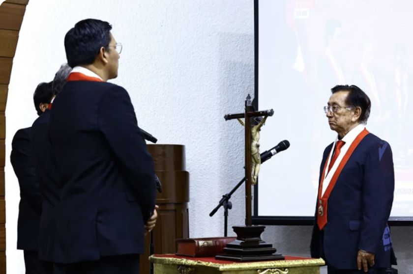 José María Balcázar es el nuevo presidente interino de Perú