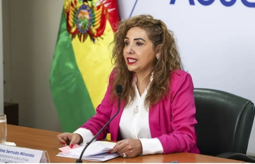 Fiscalía emite orden de aprehensión contra Karina Serrudo, expresidenta de la Aduana