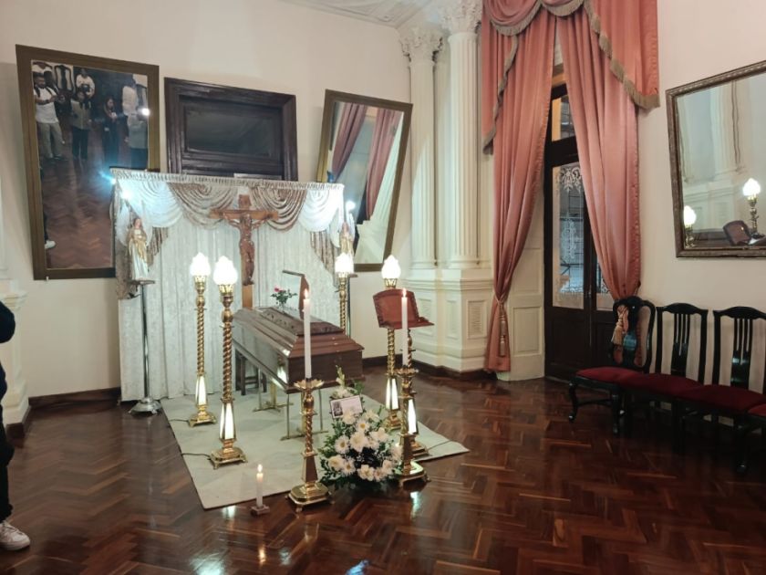 Adiós al maestro: Sucre y La Paz rinden homenaje póstumo a David Santalla