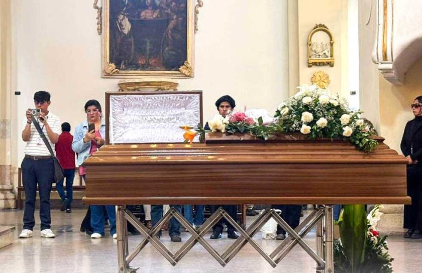 David Santalla recibió el cariño de público en Sucre y La Paz