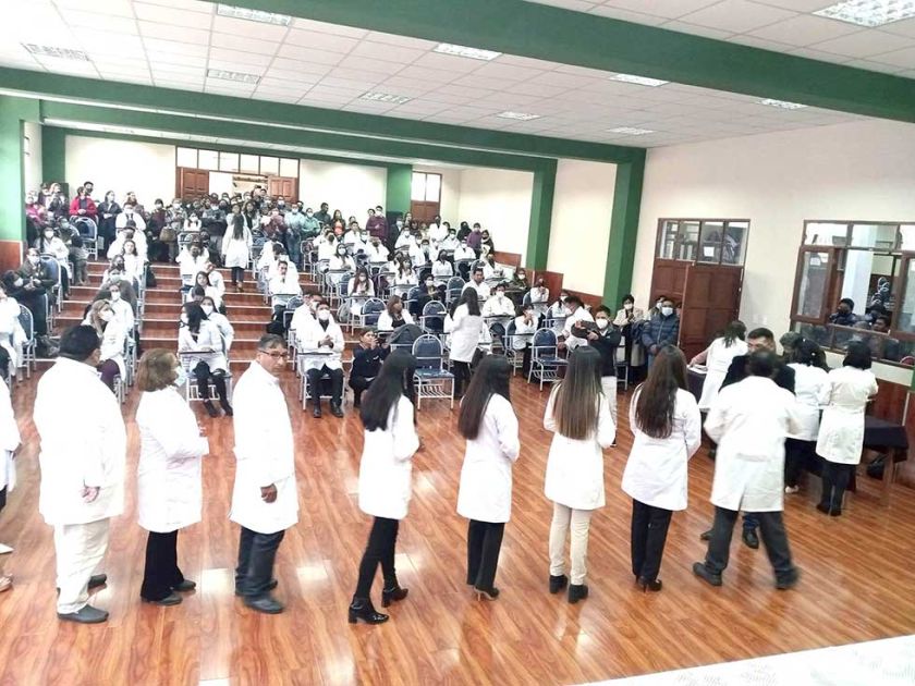 Hay 540 postulantes a 82 plazas de residencia médica en Potosí