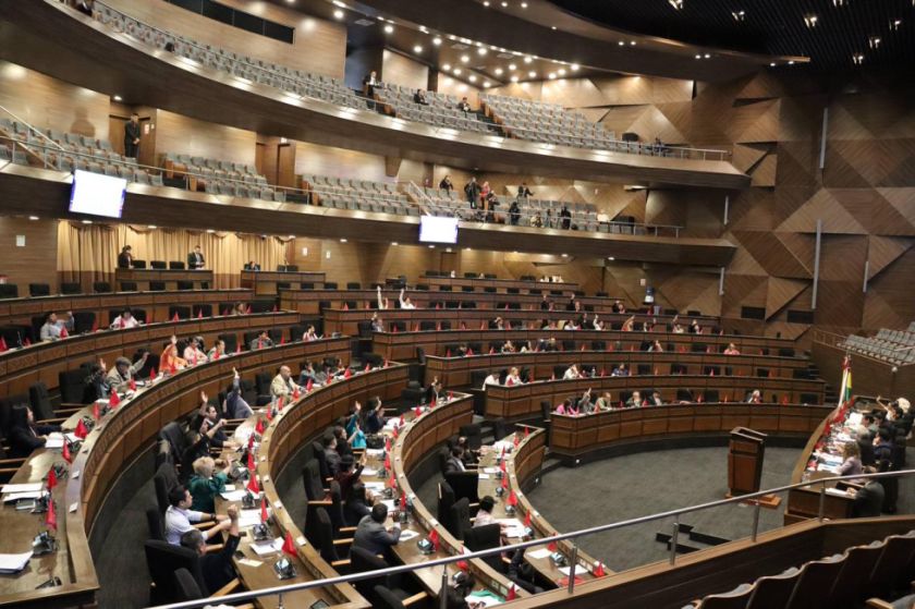 Diputados buscan elegir a los nuevos vocales del TED La Paz