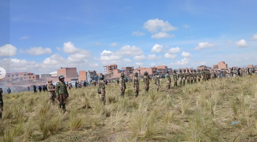 Aeropuerto retoma operaciones y la zona del siniestro está bajo custodia militar en El Alto