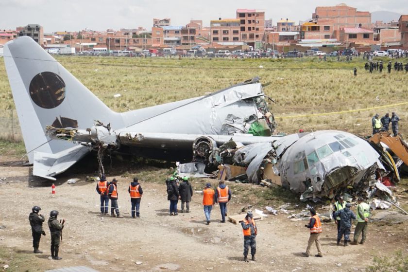Se eleva a 24 la cifra de víctimas fatales del accidente aéreo en El Alto