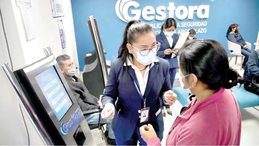 Gobierno dispone incremento del 18,12% a la renta de jubilados del Senasir