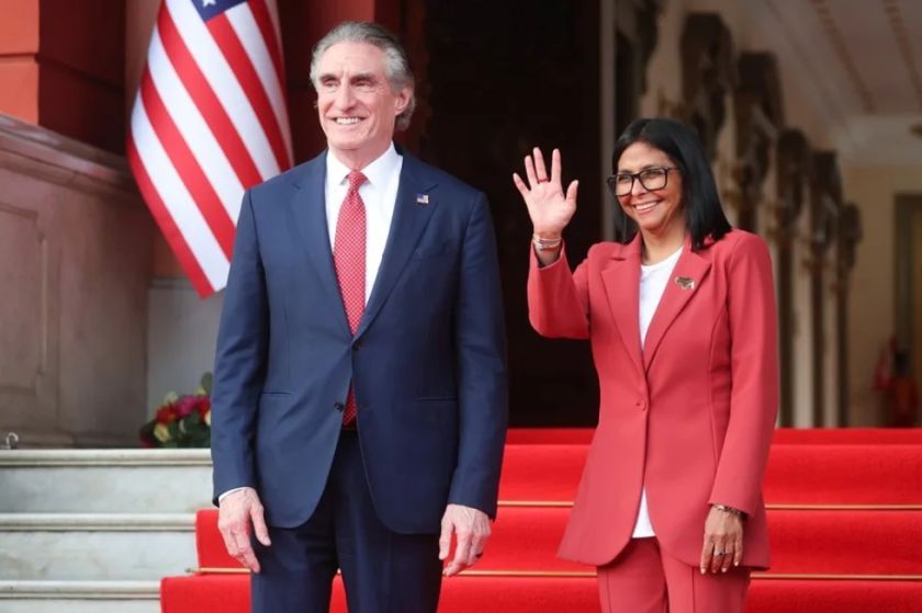 Venezuela y EE.UU. celebran una reunión para la firma del acuerdo con la petrolera Shell