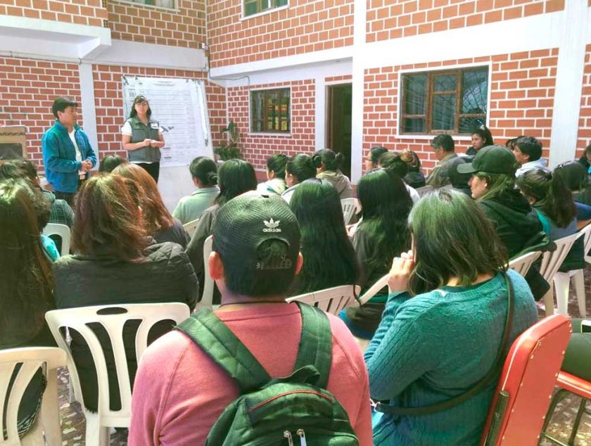 Capacitan a jurados electorales para las elecciones del 22 de marzo